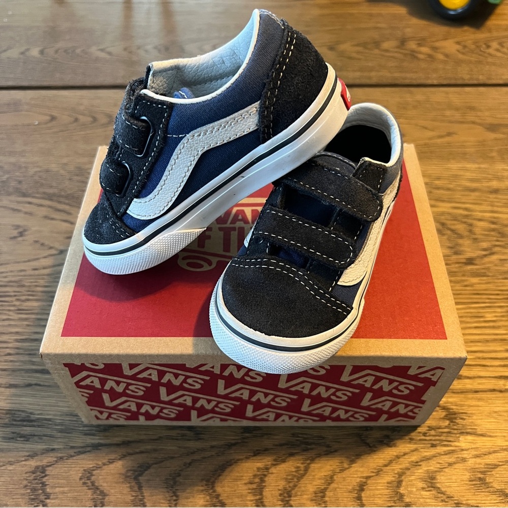 Vans Blue and White Old Skool Style